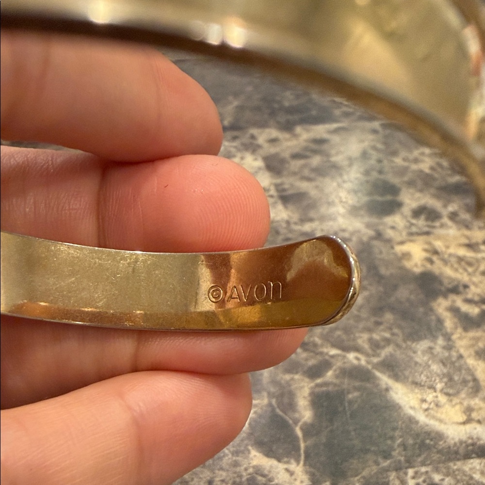 Avon Gold-Tone Engraved zodiac Taurus Bracelet - Picture 6 of 6